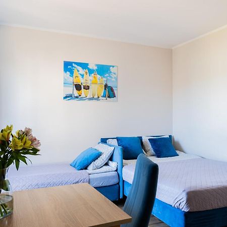 Barka - Apartamenty Premium Oraz Pokoje Blisko Plazy Карвиа Экстерьер фото