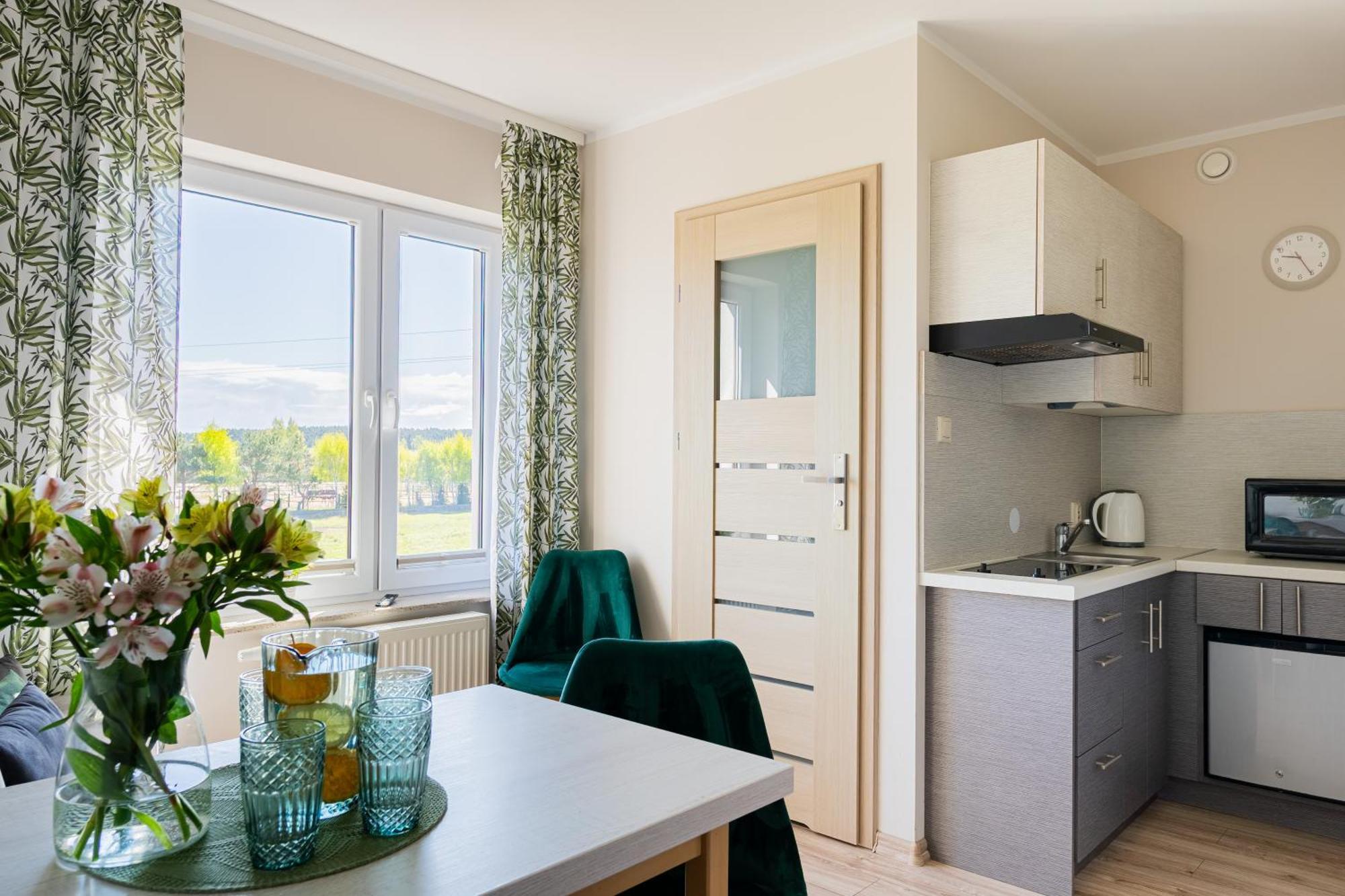 Barka - Apartamenty Premium Oraz Pokoje Blisko Plazy Карвиа Экстерьер фото