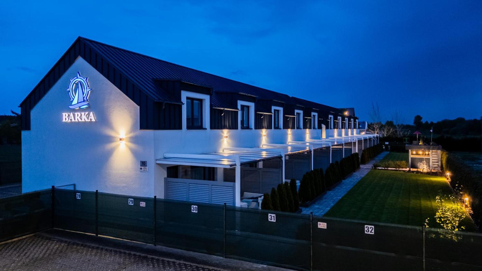 Barka - Apartamenty Premium Oraz Pokoje Blisko Plazy Карвиа Экстерьер фото