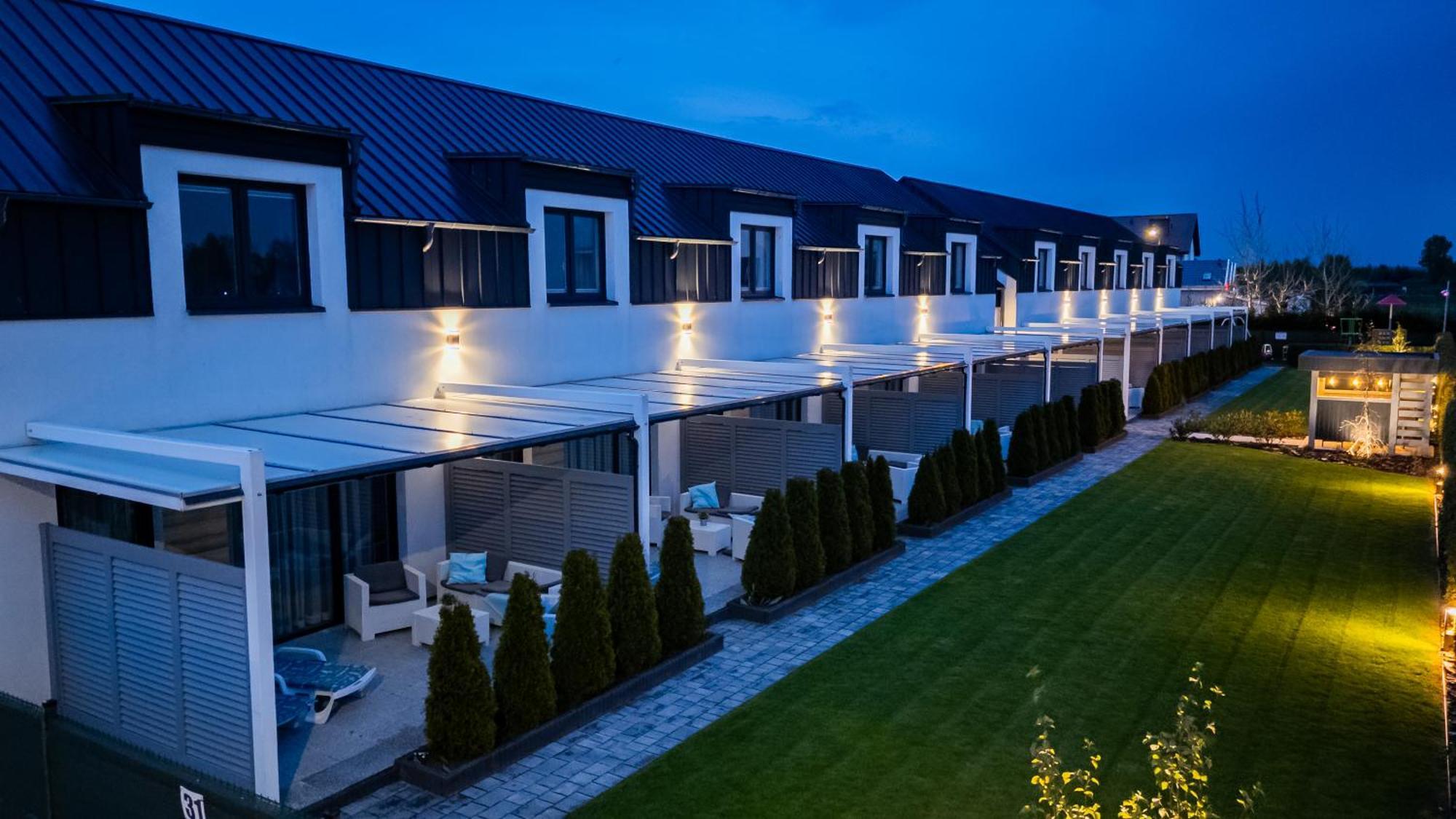 Barka - Apartamenty Premium Oraz Pokoje Blisko Plazy Карвиа Экстерьер фото