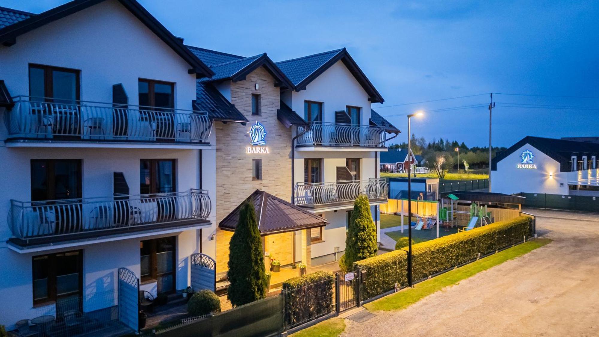 Barka - Apartamenty Premium Oraz Pokoje Blisko Plazy Карвиа Экстерьер фото